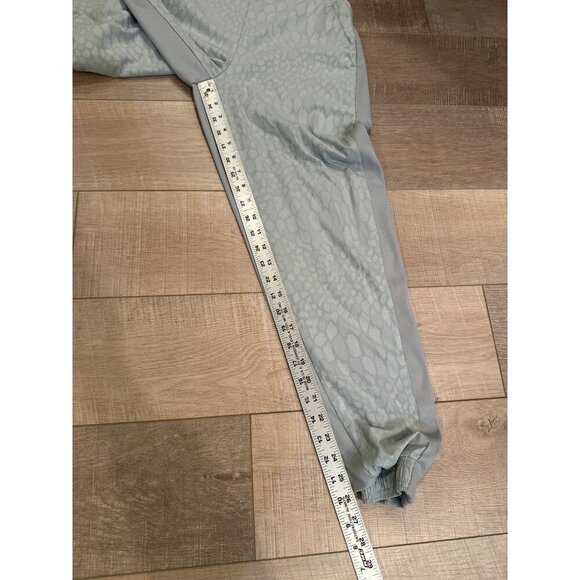 Athleta Womens Jogger Pants Size 6 Light Green Animal Print Stretch Waistband - Picture 2 of 9